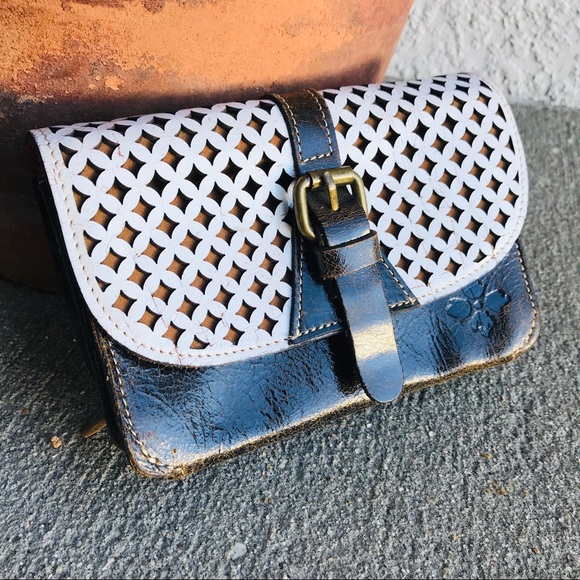 Patricia Nash Handbags - PATRICIA NASH oil rubbed leather clutch wallet